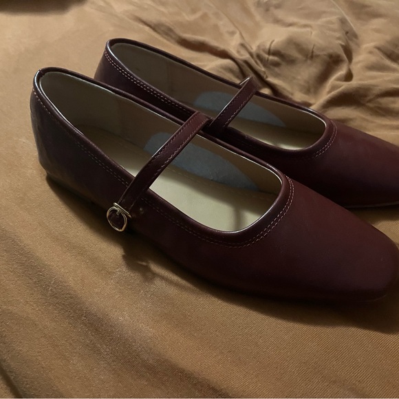 *BUNDLE & SAVE* Burgundy Square-Toed Ballet Flats with Strap - Womens Size 9 - Picture 3 of 8